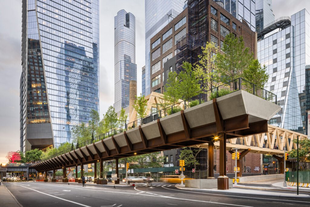 1713365100553High_Line__Moynihan_Connector_01_View_from_W_30th