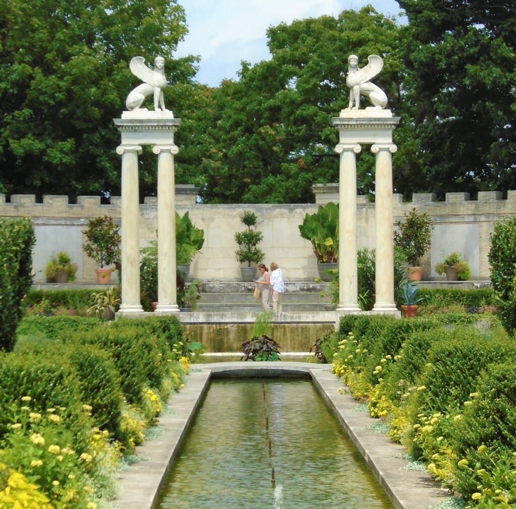 2020_Untermyer_Gardens_amphitheater_with_sphinxes_from_North_Canal.jpg