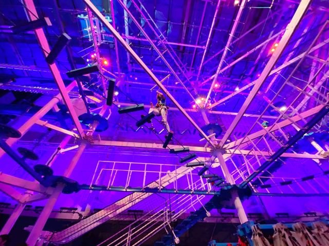 423181-2-worlds-largest-indoor-ropes-course-new-haven-640w.jpg