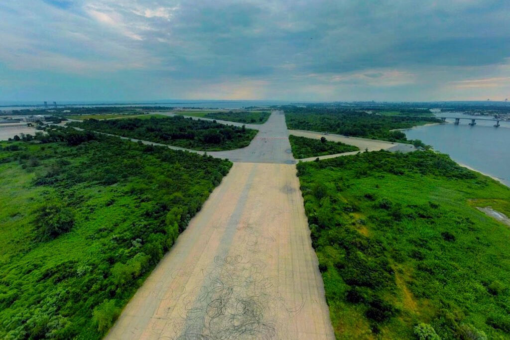 Floyd-Bennett-Field-Brooklyn-NYC-Photo-Courtesy-Jamaica_Bay-Rockaway-Parks-Conservancy