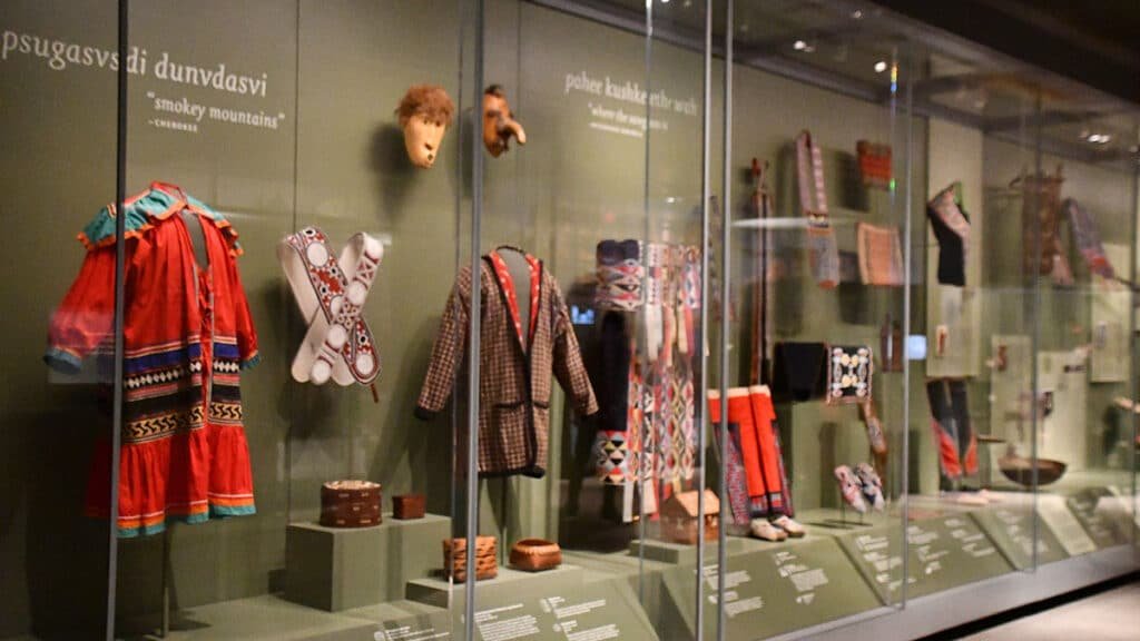 National-Museum-of-the-American-Indian-New-York-Infinity-of-Nations-copyright-Ritu-Jethani-Dreamstime-1200×675-1-1024×576