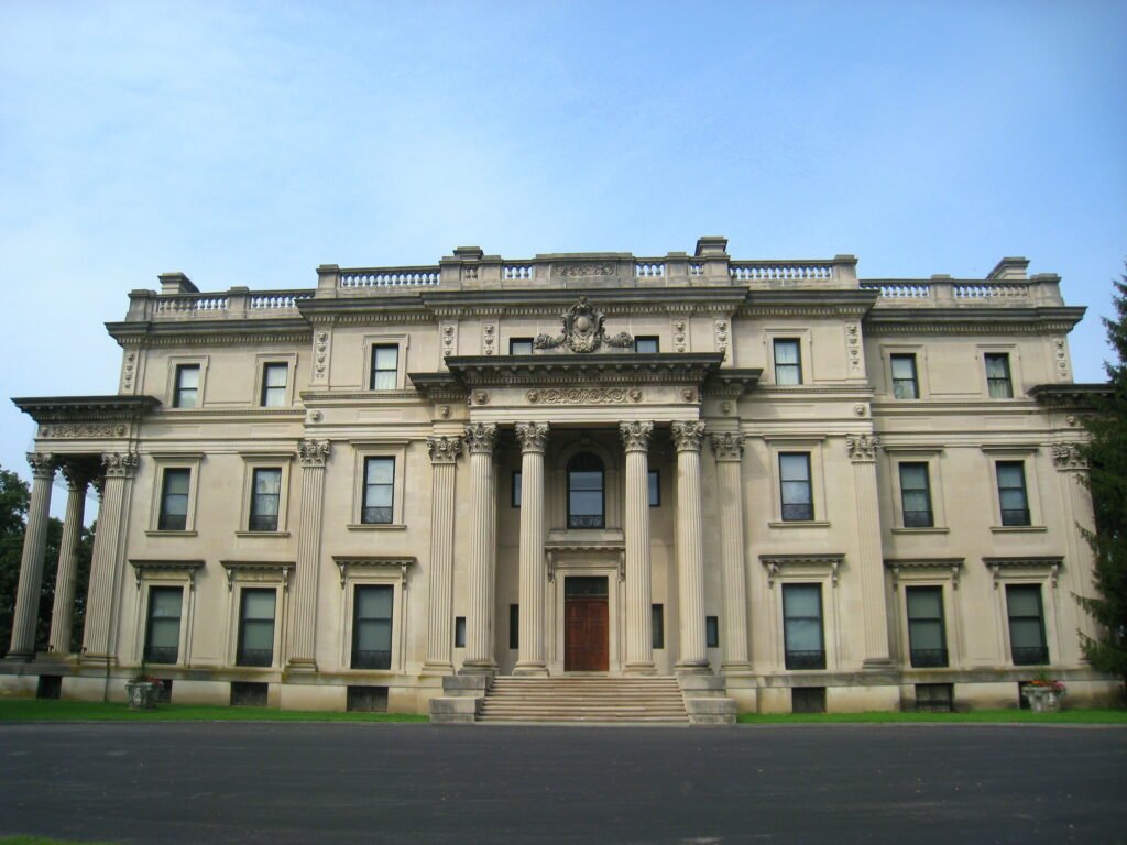 Vanderbilt_Mansion_-_IMG_7939.jpg