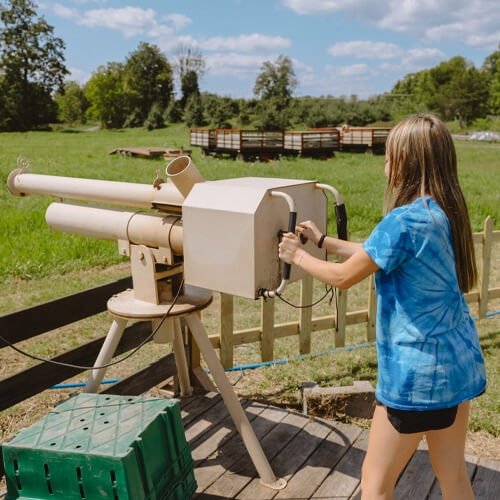 attractionsapplecannons_VnGK